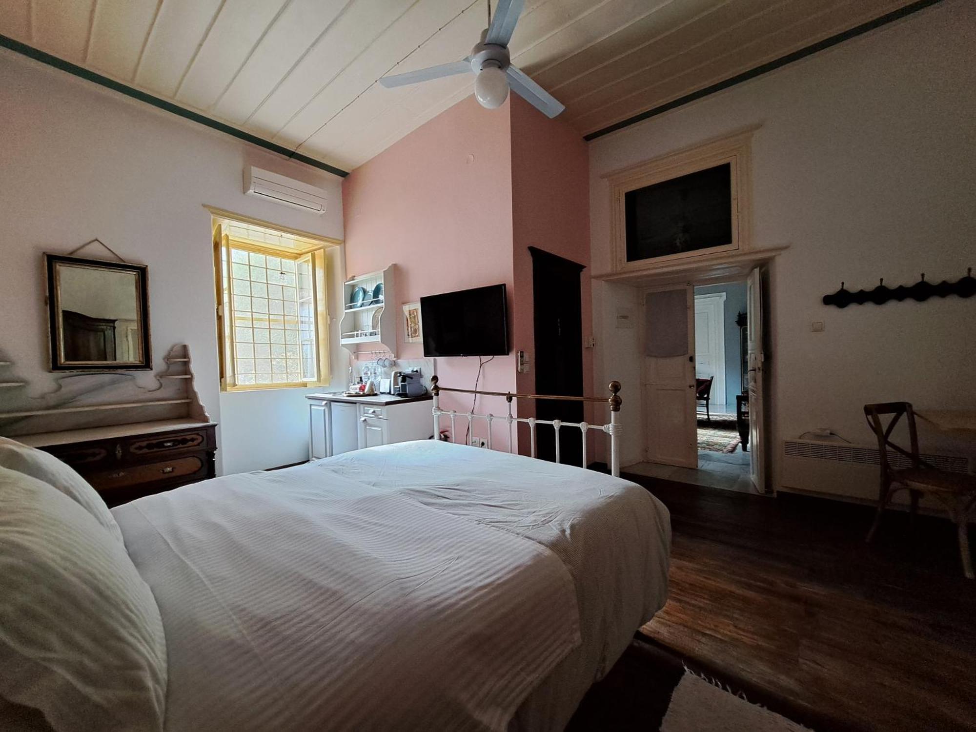 Rafalias Mansion هيدرا الغرفة الصورة